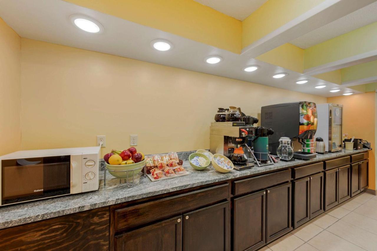 Quality Inn Hamilton Екстериор снимка