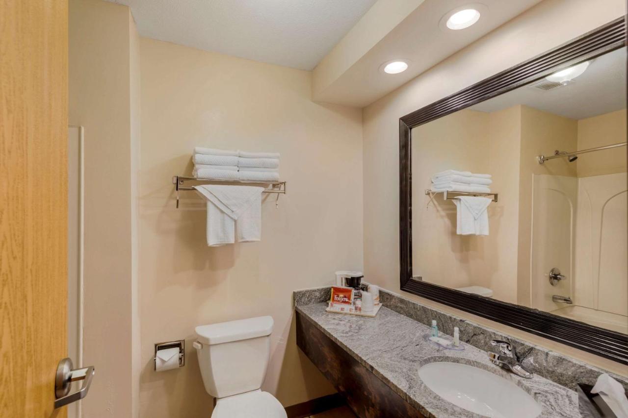 Quality Inn Hamilton Екстериор снимка