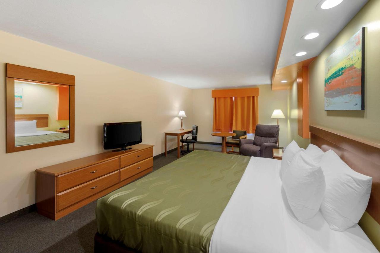 Quality Inn Hamilton Екстериор снимка
