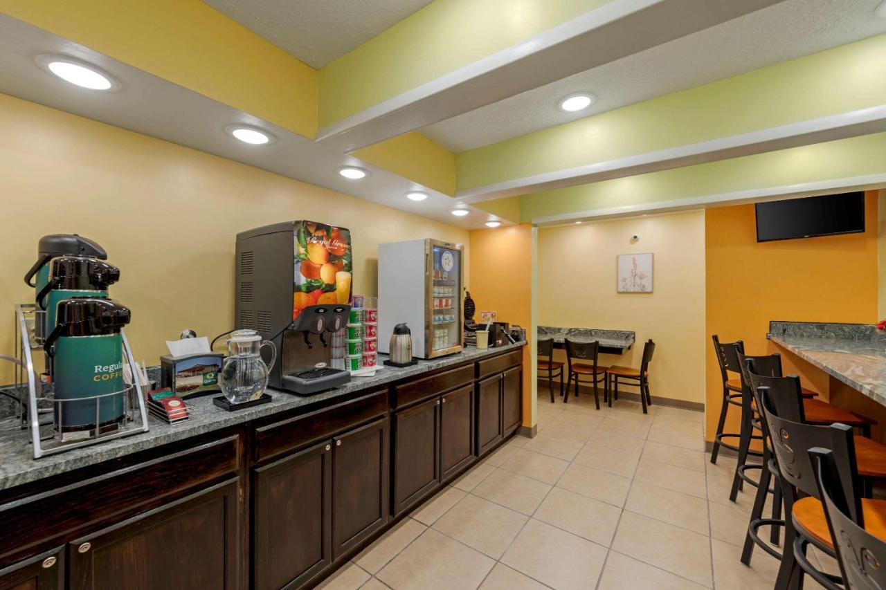 Quality Inn Hamilton Екстериор снимка