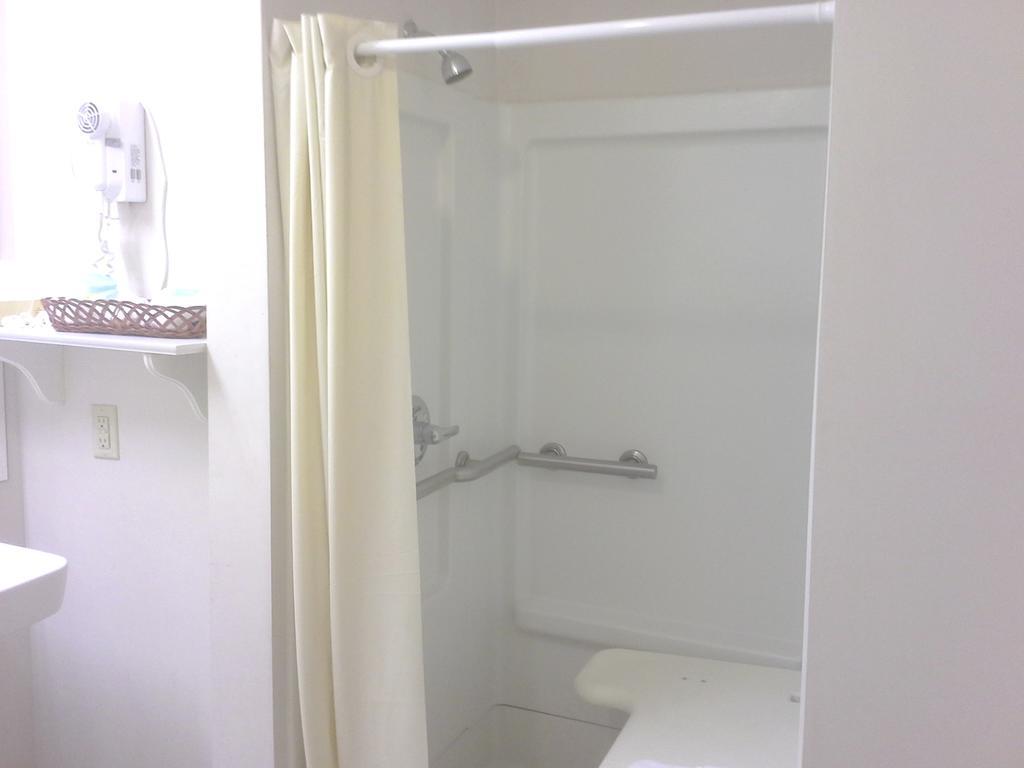 Quality Inn Hamilton Екстериор снимка
